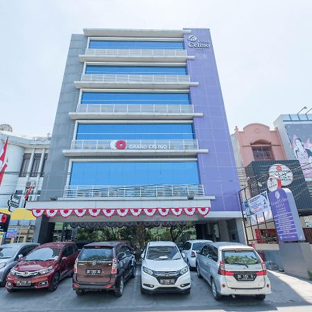 Collection O 1279 Hotel Grand Celino Makassar Exteriör bild