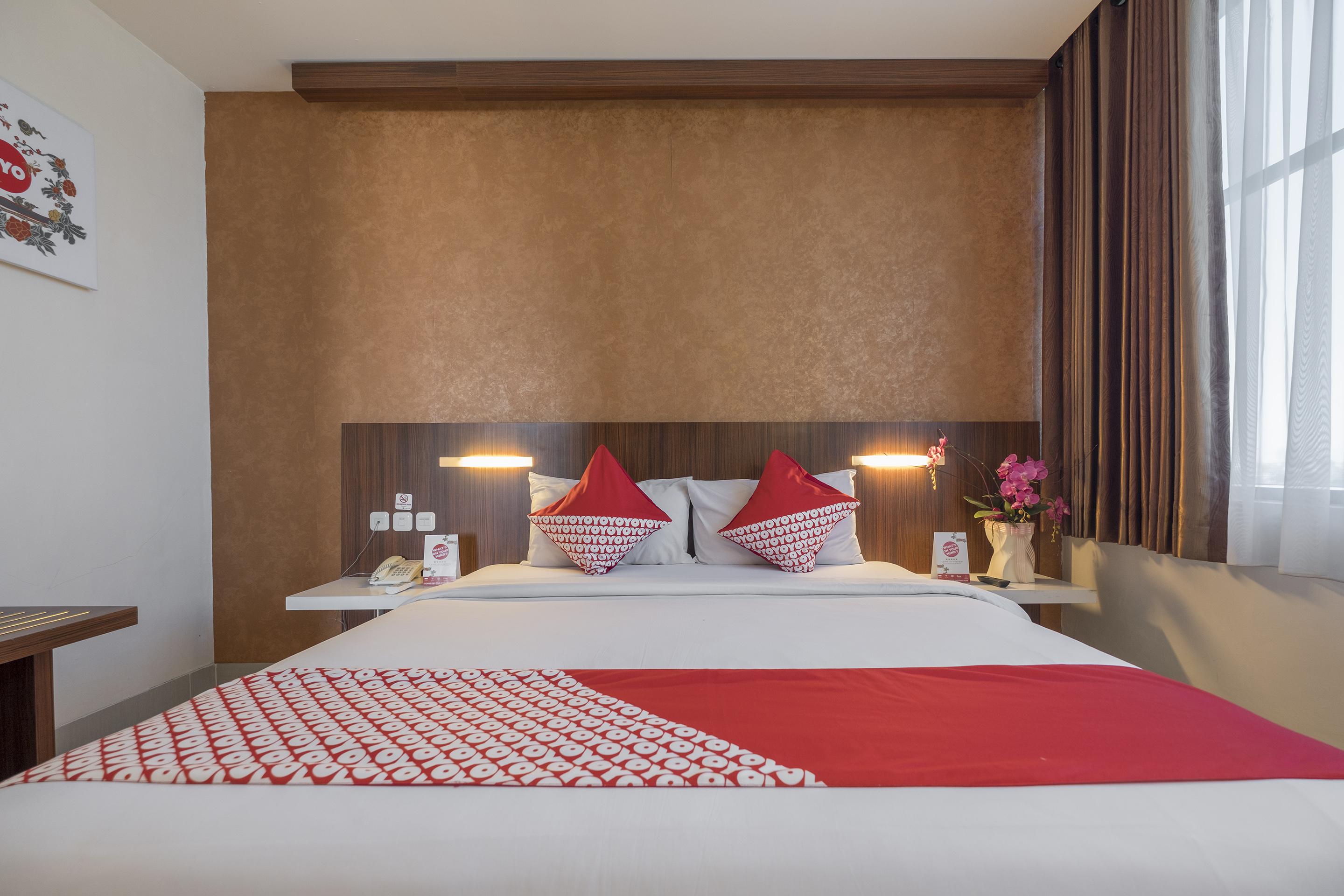 Collection O 1279 Hotel Grand Celino Makassar Exteriör bild