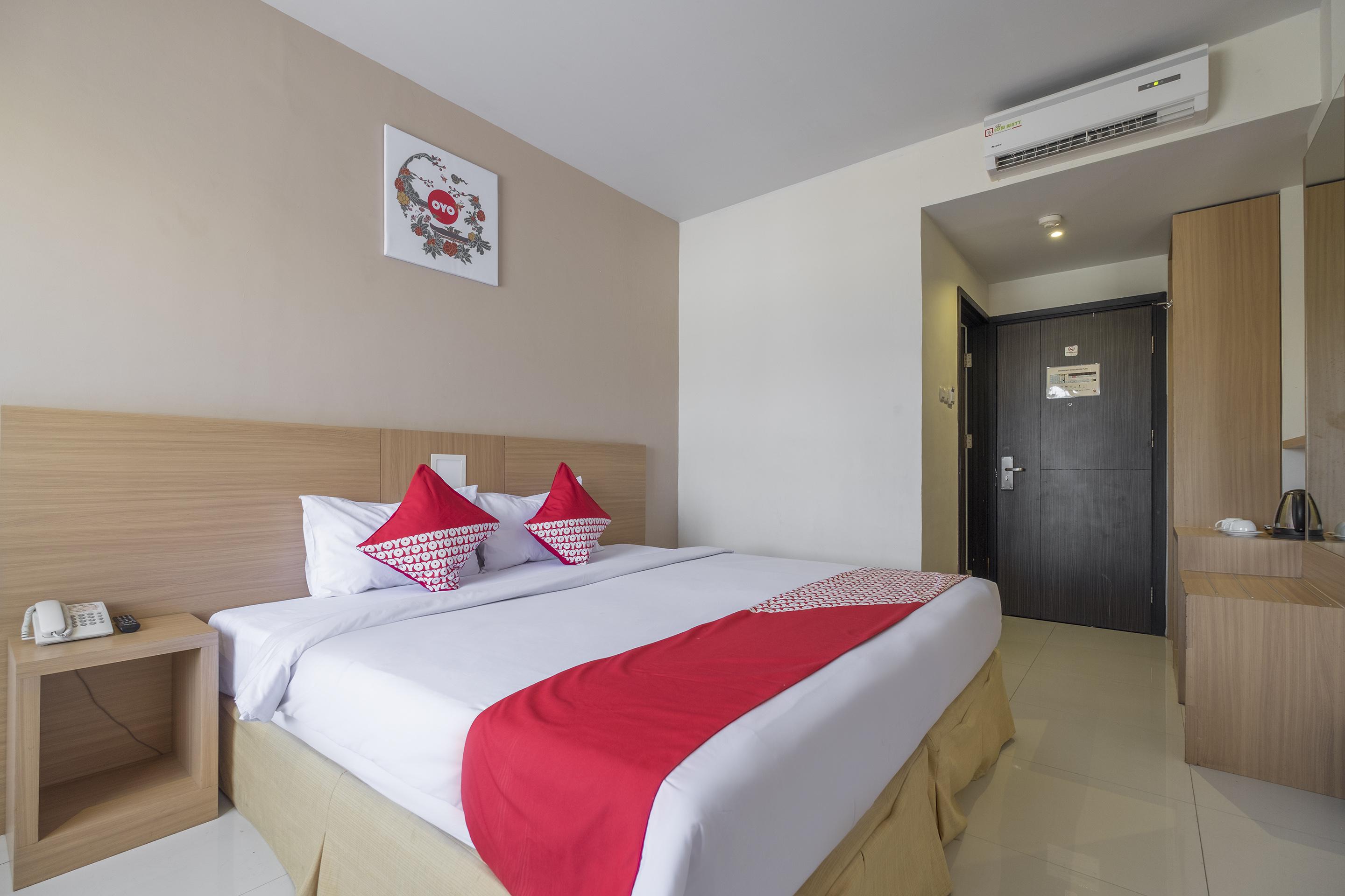 Collection O 1279 Hotel Grand Celino Makassar Exteriör bild