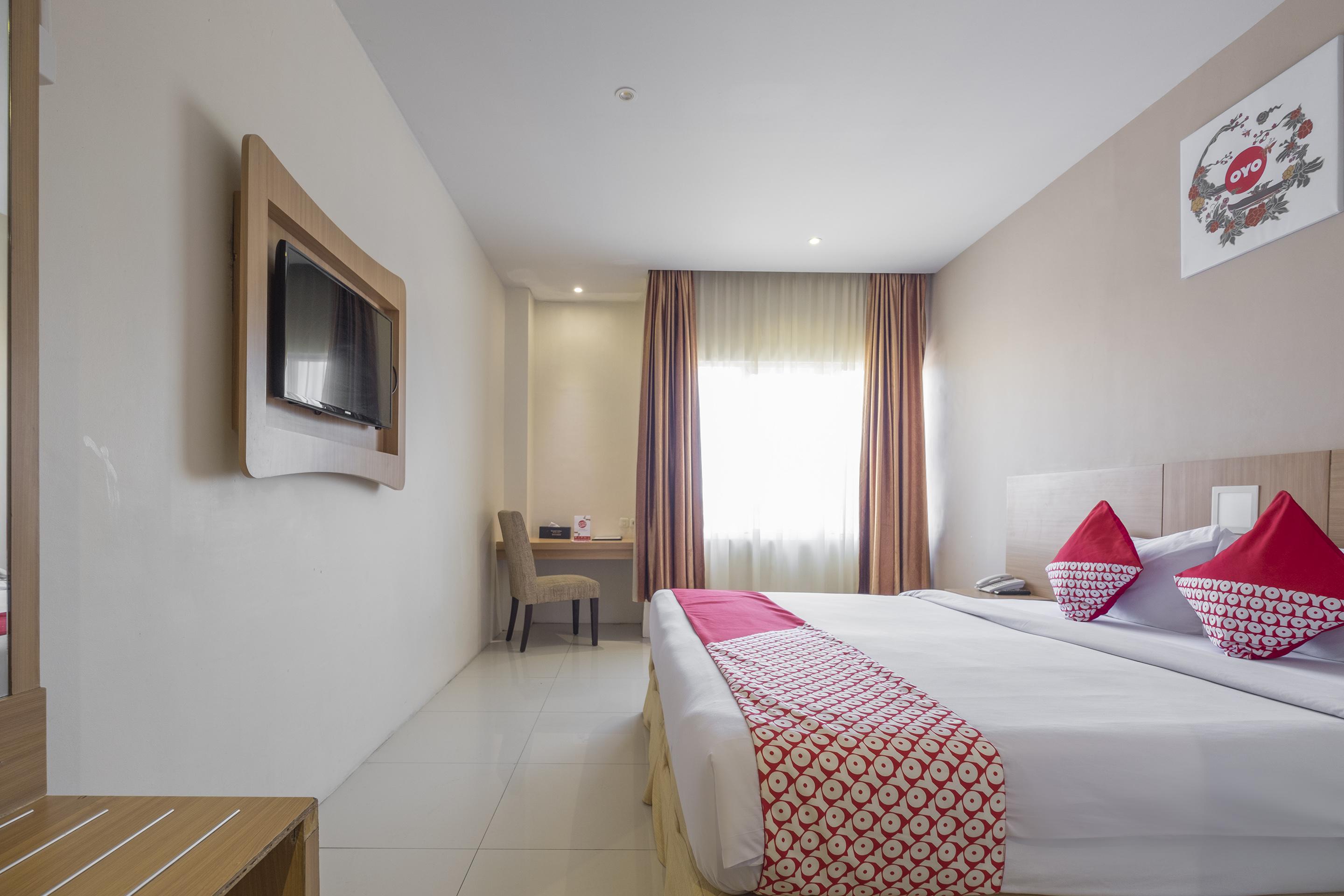 Collection O 1279 Hotel Grand Celino Makassar Exteriör bild