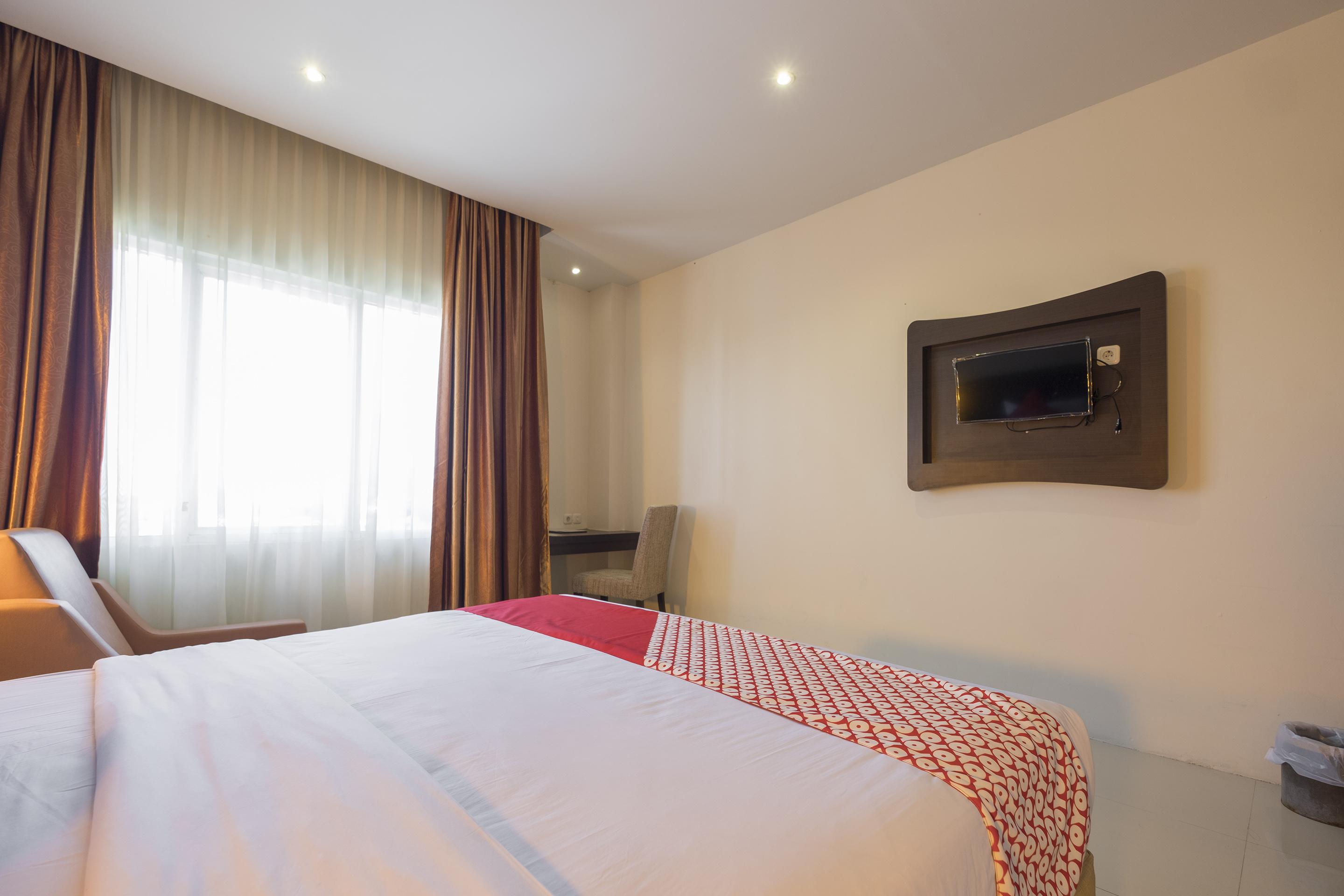 Collection O 1279 Hotel Grand Celino Makassar Exteriör bild