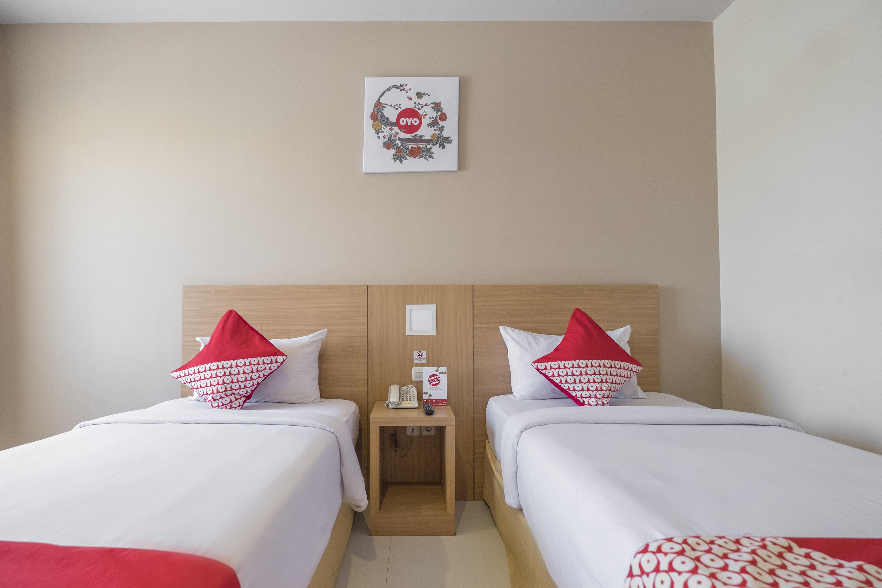 Collection O 1279 Hotel Grand Celino Makassar Exteriör bild
