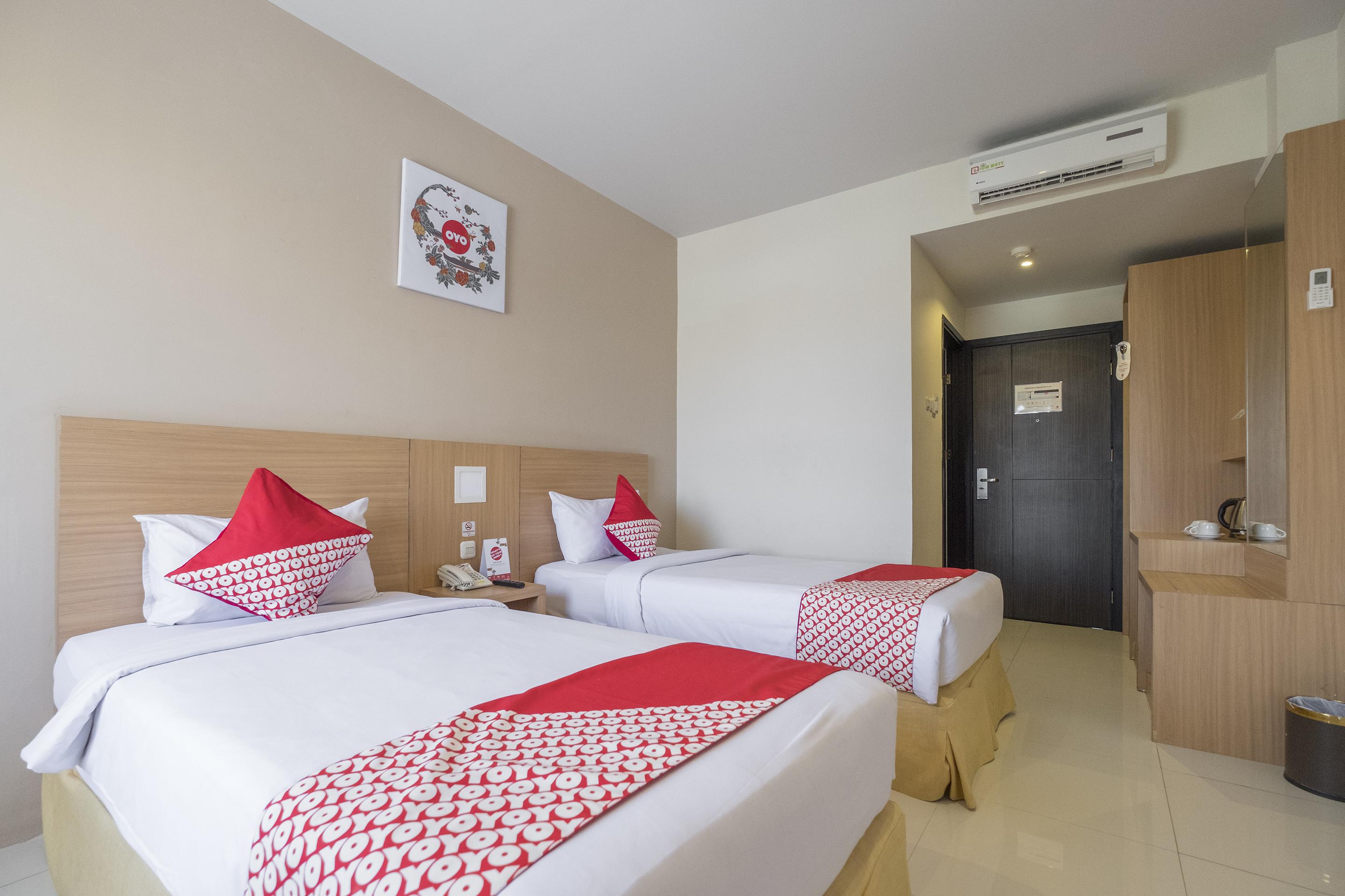 Collection O 1279 Hotel Grand Celino Makassar Exteriör bild