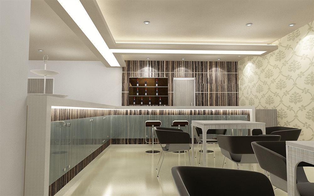 Collection O 1279 Hotel Grand Celino Makassar Exteriör bild