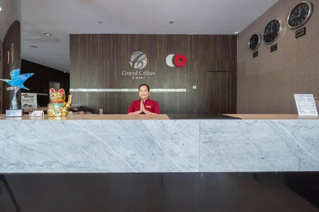 Collection O 1279 Hotel Grand Celino Makassar Exteriör bild