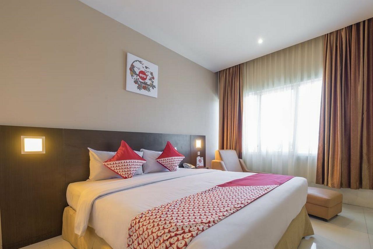 Collection O 1279 Hotel Grand Celino Makassar Exteriör bild